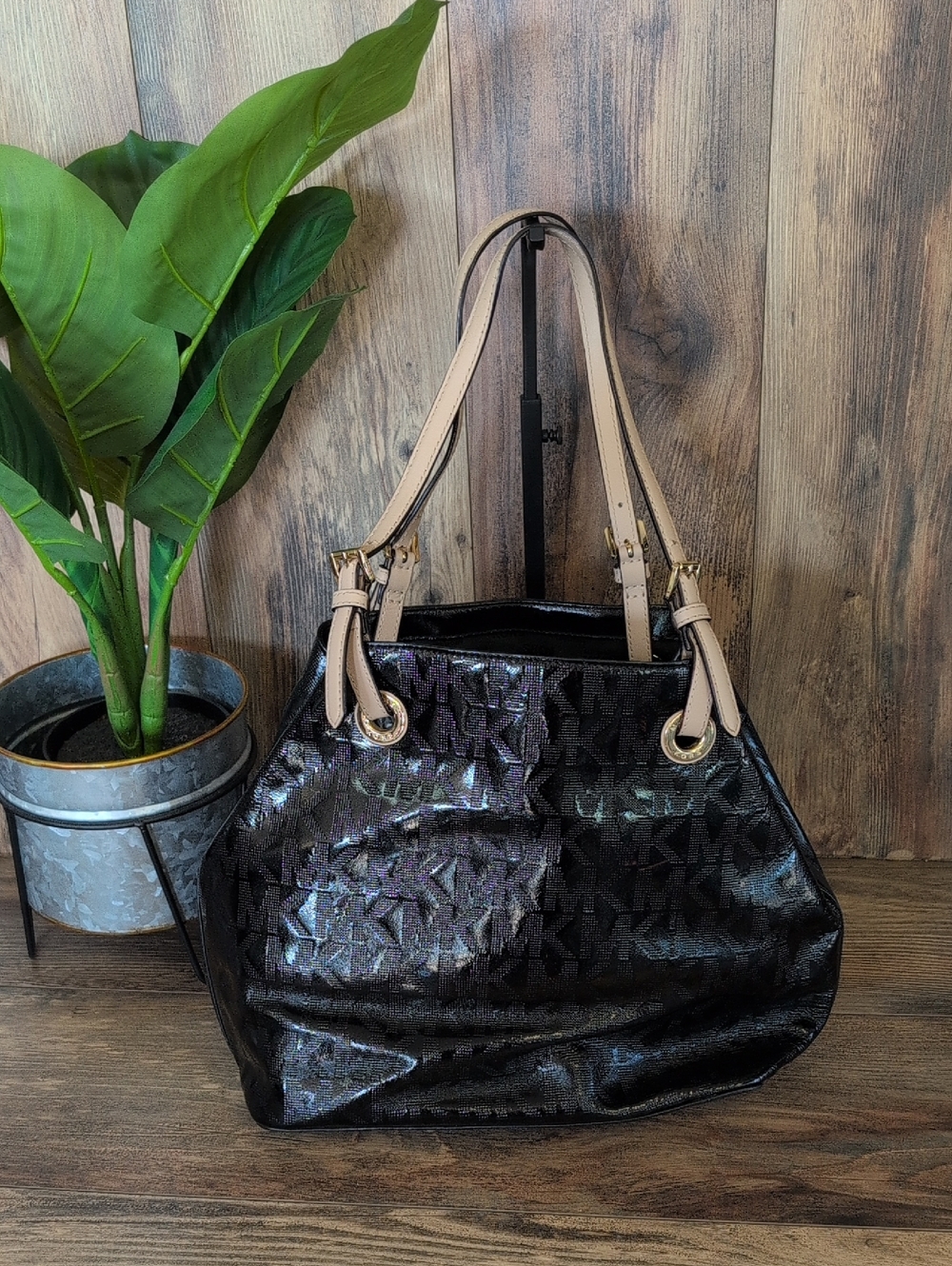 Michael Kors Black Patent Logo Leather Jet Set Shoulder Bag                 M359